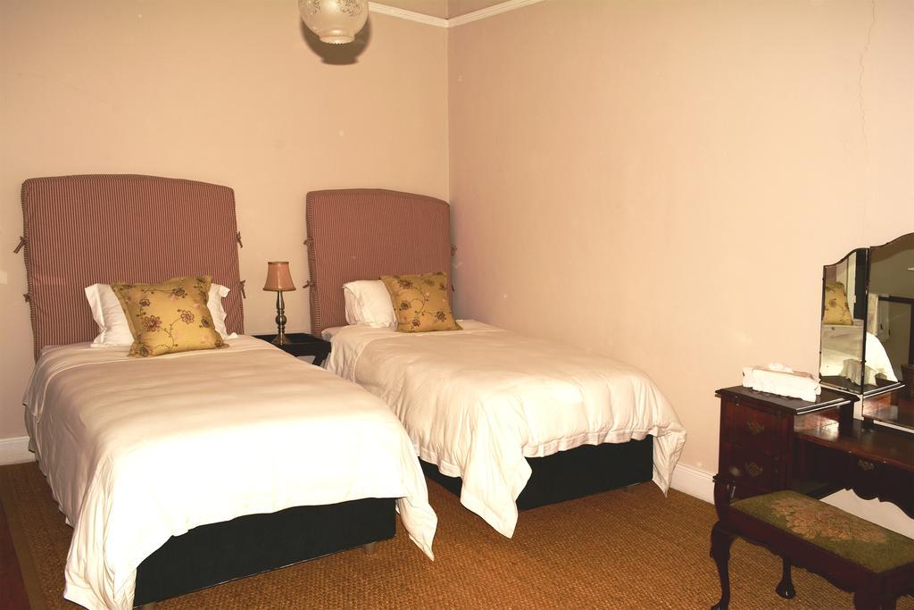 Toad Hall Guest House Wakkerstroom Bagian luar foto