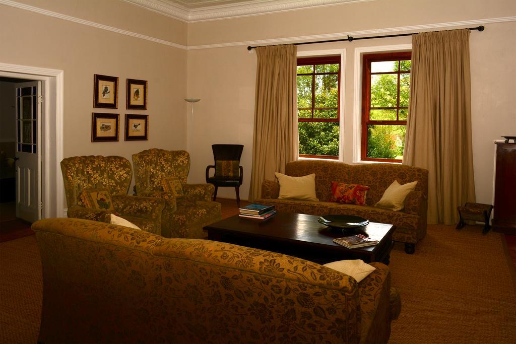 Toad Hall Guest House Wakkerstroom Bagian luar foto