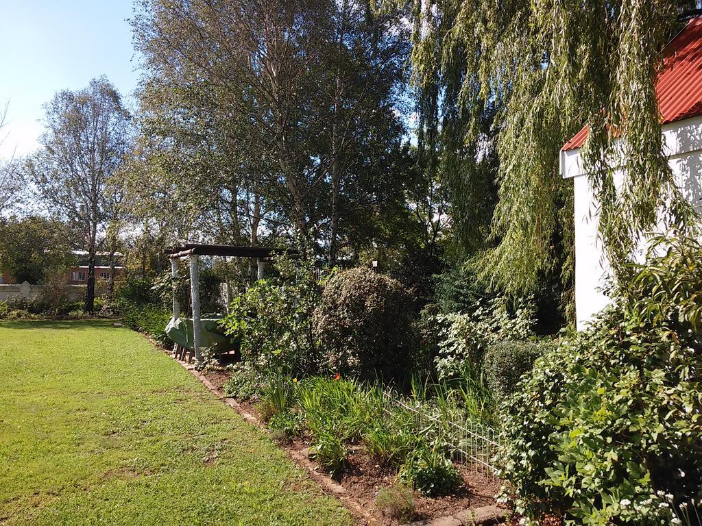 Toad Hall Guest House Wakkerstroom Bagian luar foto