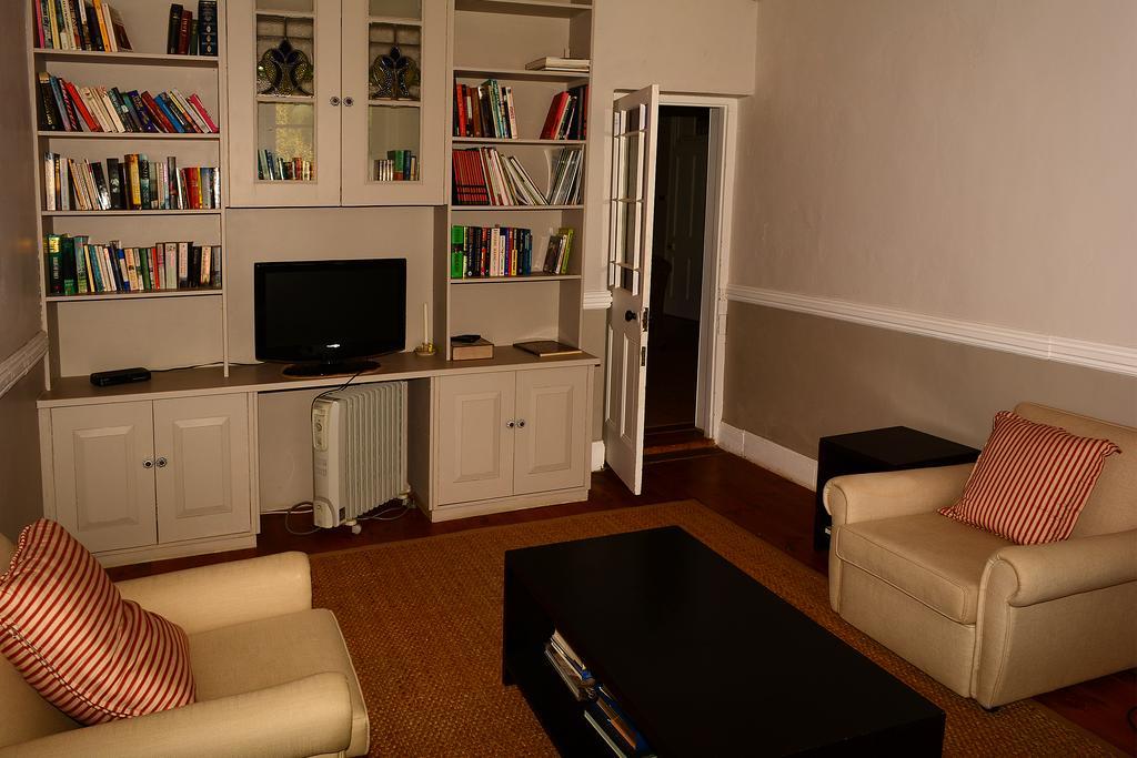 Toad Hall Guest House Wakkerstroom Bagian luar foto