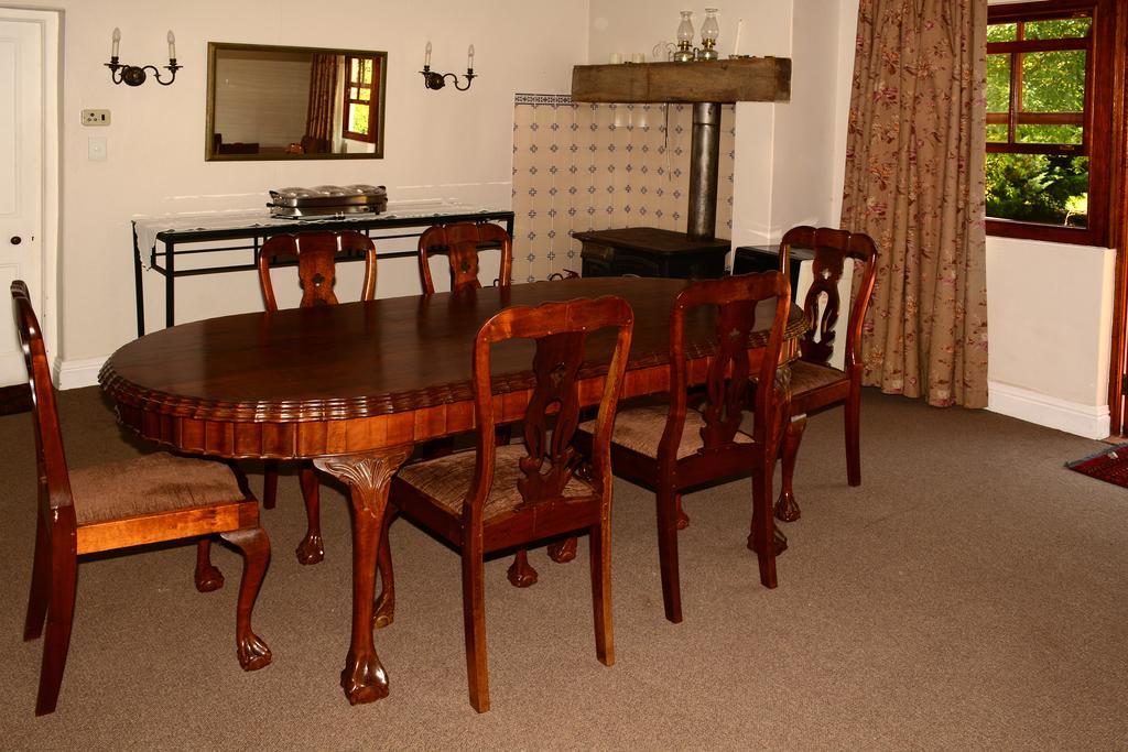 Toad Hall Guest House Wakkerstroom Bagian luar foto